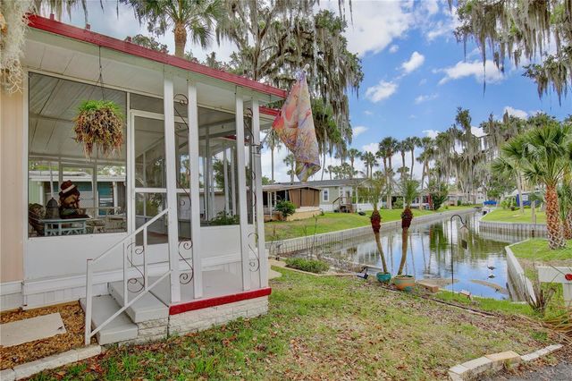 105 CANAL VIEW, Eustis, FL 32726