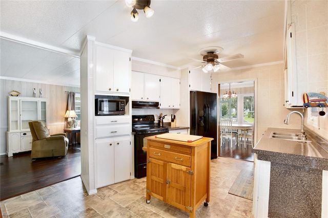 105 CANAL VIEW, Eustis, FL 32726