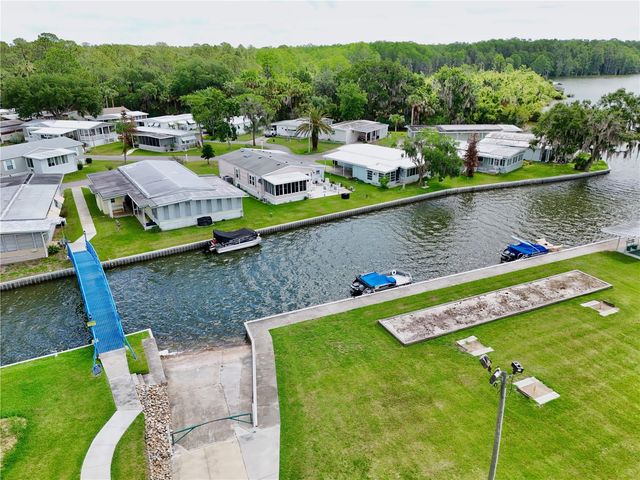 105 CANAL VIEW, Eustis, FL 32726