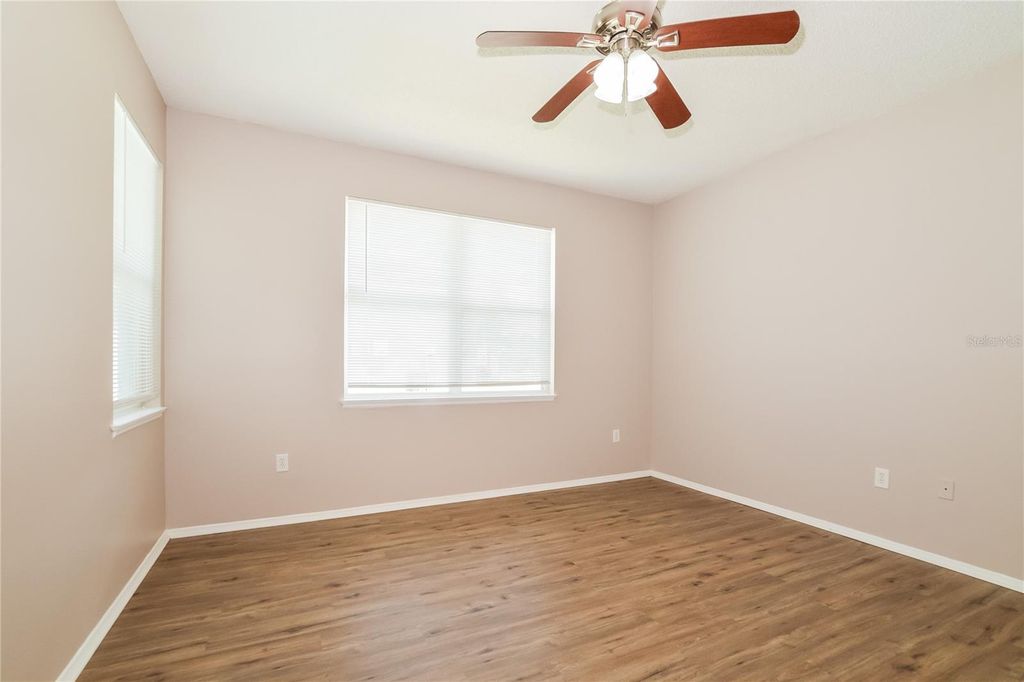 Image 11 of property listing at 1671 ISLEBROOK DRIVE, Orlando, FL 32824