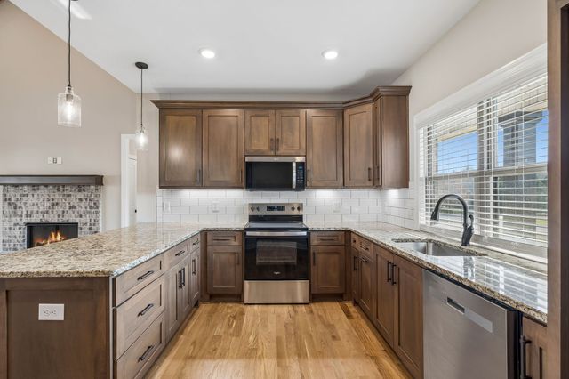 4155 Ironwood Dr, Greenbrier, TN 37073