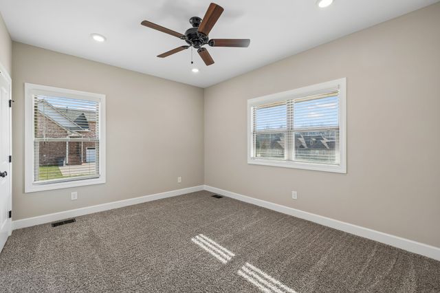 4155 Ironwood Dr, Greenbrier, TN 37073