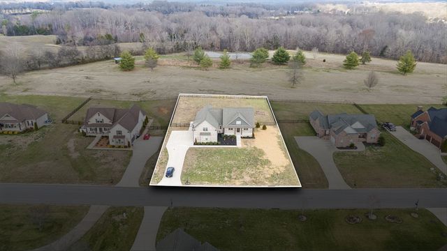 4155 Ironwood Dr, Greenbrier, TN 37073