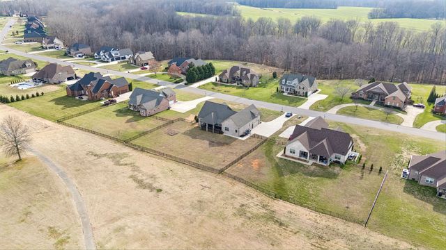 4155 Ironwood Dr, Greenbrier, TN 37073