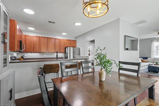 1523 Pucknall DR, Chesapeake, VA 23320