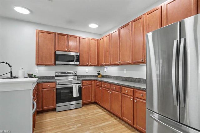 1523 Pucknall DR, Chesapeake, VA 23320