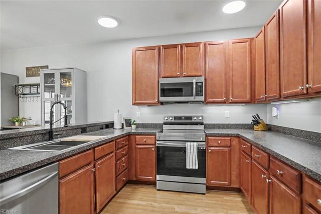 1523 Pucknall DR, Chesapeake, VA 23320