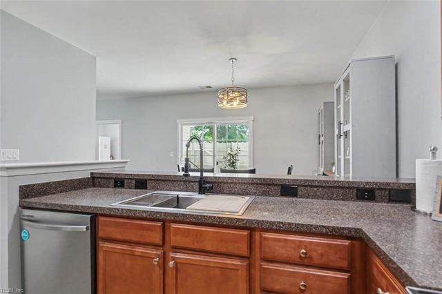 1523 Pucknall DR, Chesapeake, VA 23320