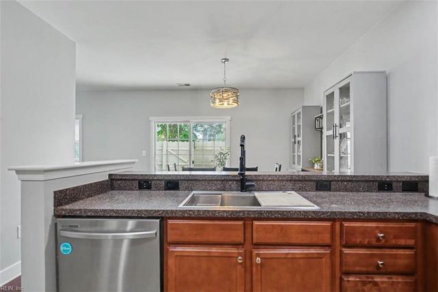 1523 Pucknall DR, Chesapeake, VA 23320