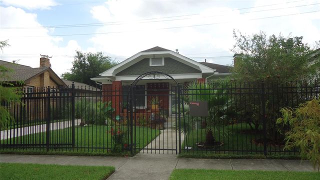 2710 Rosewood Street B, Houston, TX 77004