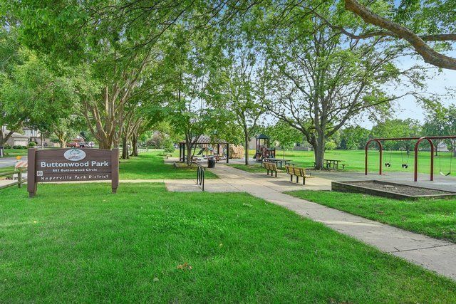 624 Joshua Court, Naperville, IL 60540