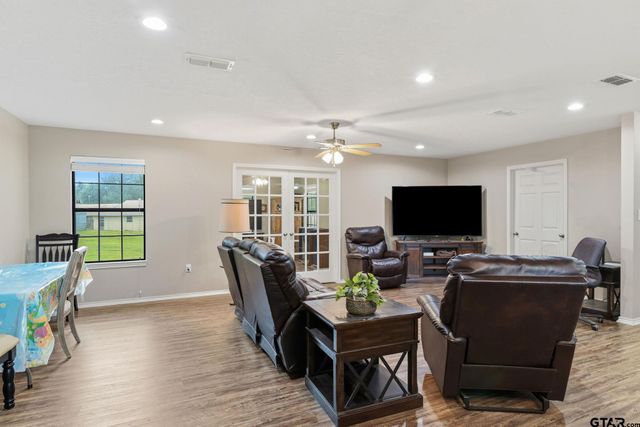 204 Connor St, Daingerfield, TX 75638