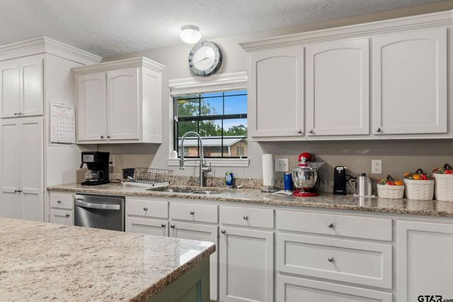 204 Connor St, Daingerfield, TX 75638
