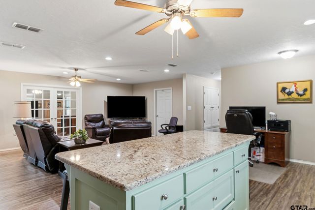 204 Connor St, Daingerfield, TX 75638
