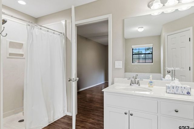 204 Connor St, Daingerfield, TX 75638
