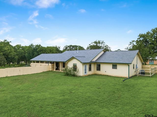 204 Connor St, Daingerfield, TX 75638