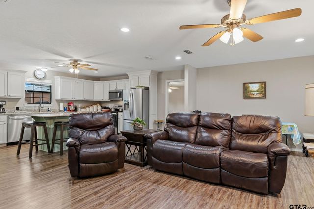 204 Connor St, Daingerfield, TX 75638
