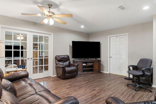 204 Connor St, Daingerfield, TX 75638