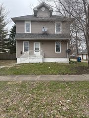 943 E Bourbonnais Street, Kankakee, IL 60901