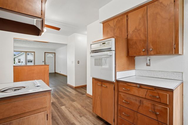 600 Evergreen Avenue, Waterloo, IA 50701