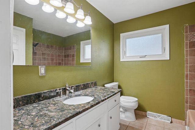 600 Evergreen Avenue, Waterloo, IA 50701