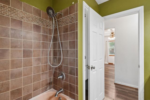 600 Evergreen Avenue, Waterloo, IA 50701
