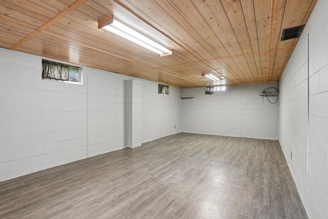 600 Evergreen Avenue, Waterloo, IA 50701