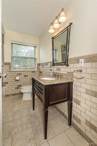 5 Delcrest Court 204, University City, MO 63124