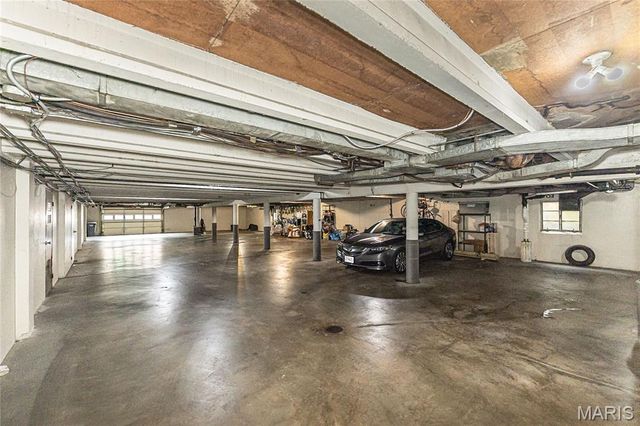 5 Delcrest Court 204, University City, MO 63124