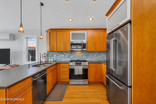 6 Danby Place, Point Pleasant Beach, NJ 08742