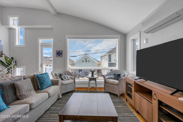 6 Danby Place, Point Pleasant Beach, NJ 08742