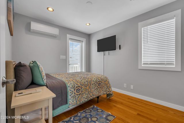 6 Danby Place, Point Pleasant Beach, NJ 08742