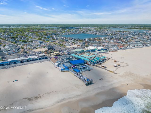 6 Danby Place, Point Pleasant Beach, NJ 08742