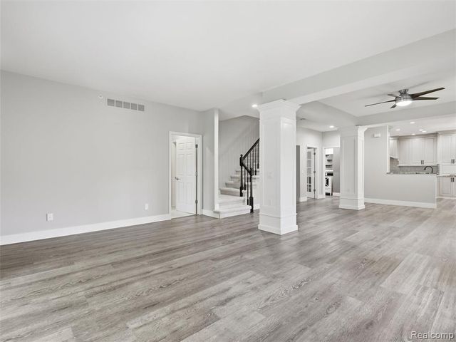 156 Sandhills Lane, Lake Orion, MI 48362