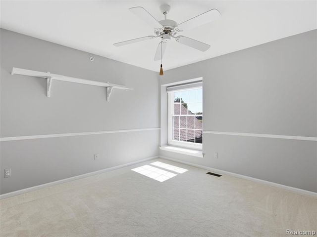 156 Sandhills Lane, Lake Orion, MI 48362