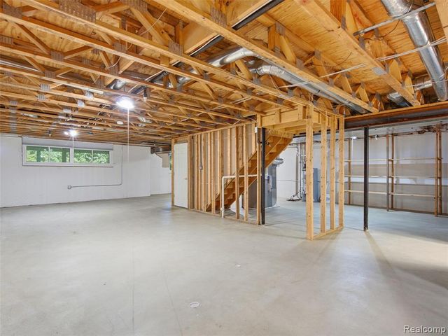 156 Sandhills Lane, Lake Orion, MI 48362