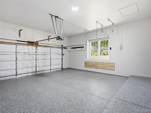 156 Sandhills Lane, Lake Orion, MI 48362