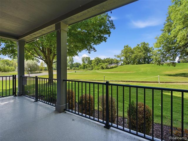 156 Sandhills Lane, Lake Orion, MI 48362