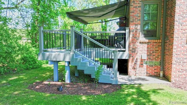 156 Sandhills Lane, Lake Orion, MI 48362