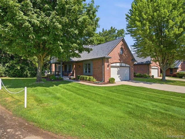 156 Sandhills Lane, Lake Orion, MI 48362