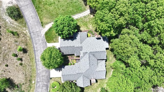 156 Sandhills Lane, Lake Orion, MI 48362