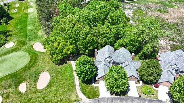 156 Sandhills Lane, Lake Orion, MI 48362