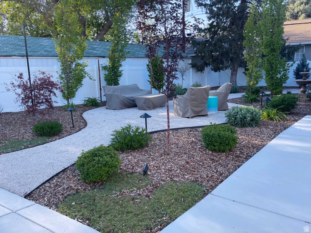 Image 10 of property listing at 835 E GREGSON AVE, Salt Lake City, UT 84106