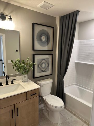 8852 63rd Street S, Cottage Grove, MN 55016