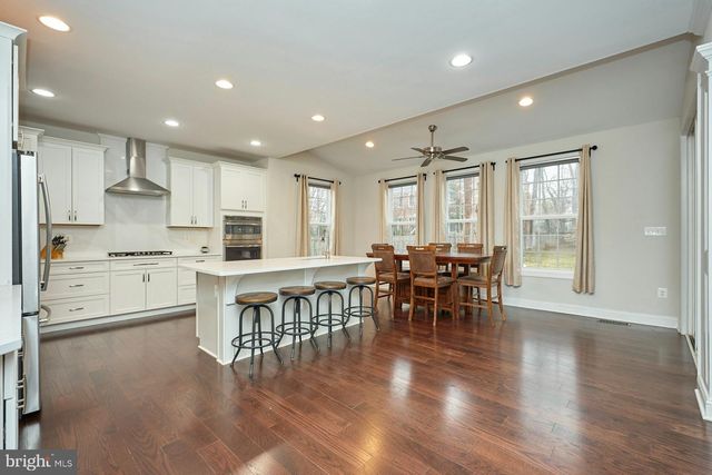 2905 RANDOM RD, Falls Church, VA 22042