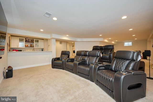 2905 RANDOM RD, Falls Church, VA 22042