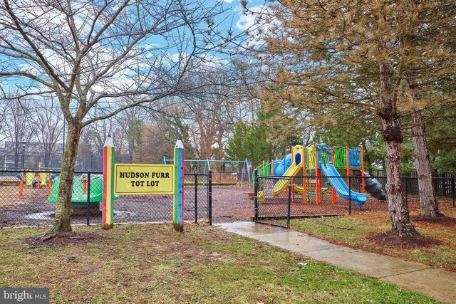 2905 RANDOM RD, Falls Church, VA 22042