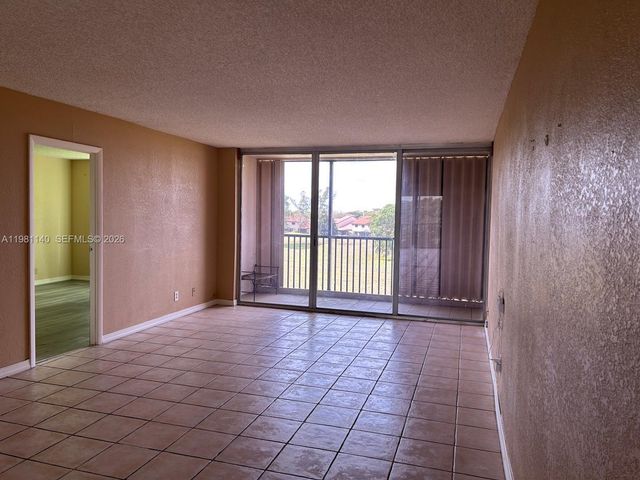 3671 Environ Blvd 470, Lauderhill, FL 33319