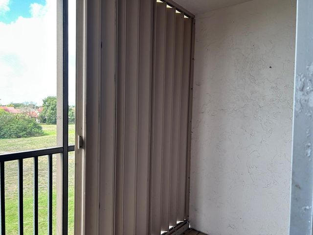 3671 Environ Blvd 470, Lauderhill, FL 33319