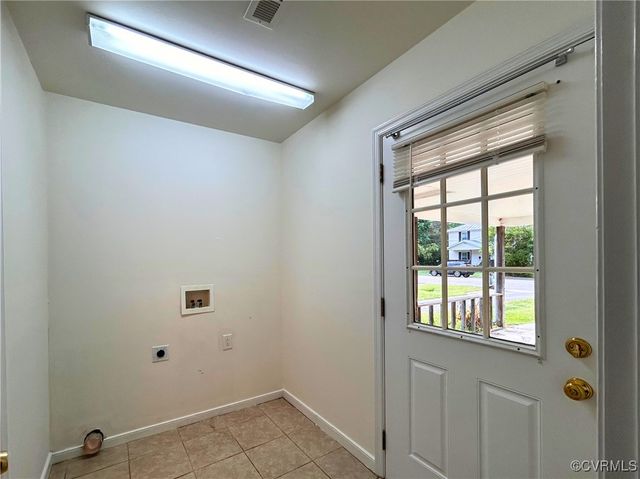 525 Roslyn Ave, Colonial Heights, VA 23834